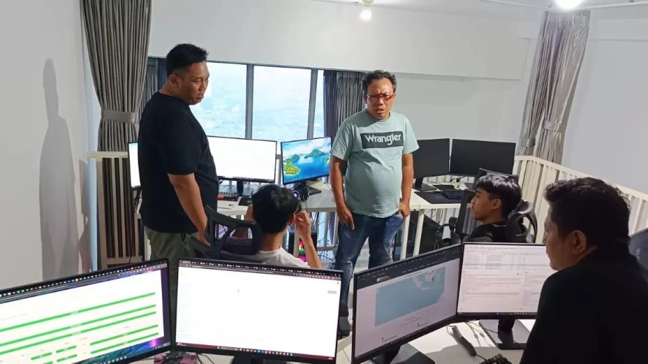 Polisi menggerebek apartemen yang menjadi markas judi online di kawasan Grogol Petamburan, Jakbar/ist