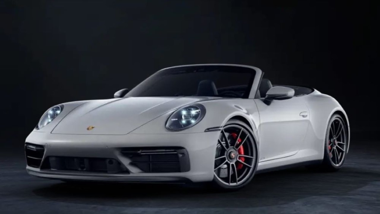 Porsche 911 Carrera 4 GTS Cabriolet menjadi salah satu kendaraan yang terdampak recall. (Foto: Porsche)