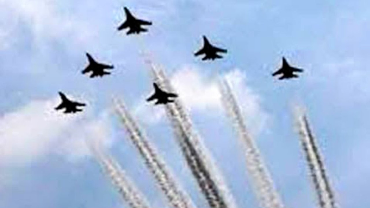 Ilustrasi atraksi pesawat tempur/ist