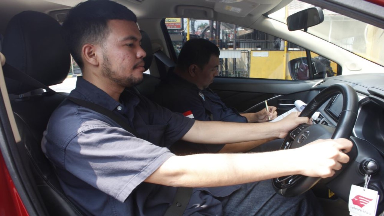 Teknik Defensive Driving Training sangat direkomendasikan kepada seluruh masyarakat yang aktif berkendara, baik yang dilatarbelakangi profesi maupun yang memang harus berkendara pulang pergi dari rumah ke kantor. (Foto: Istimewa)