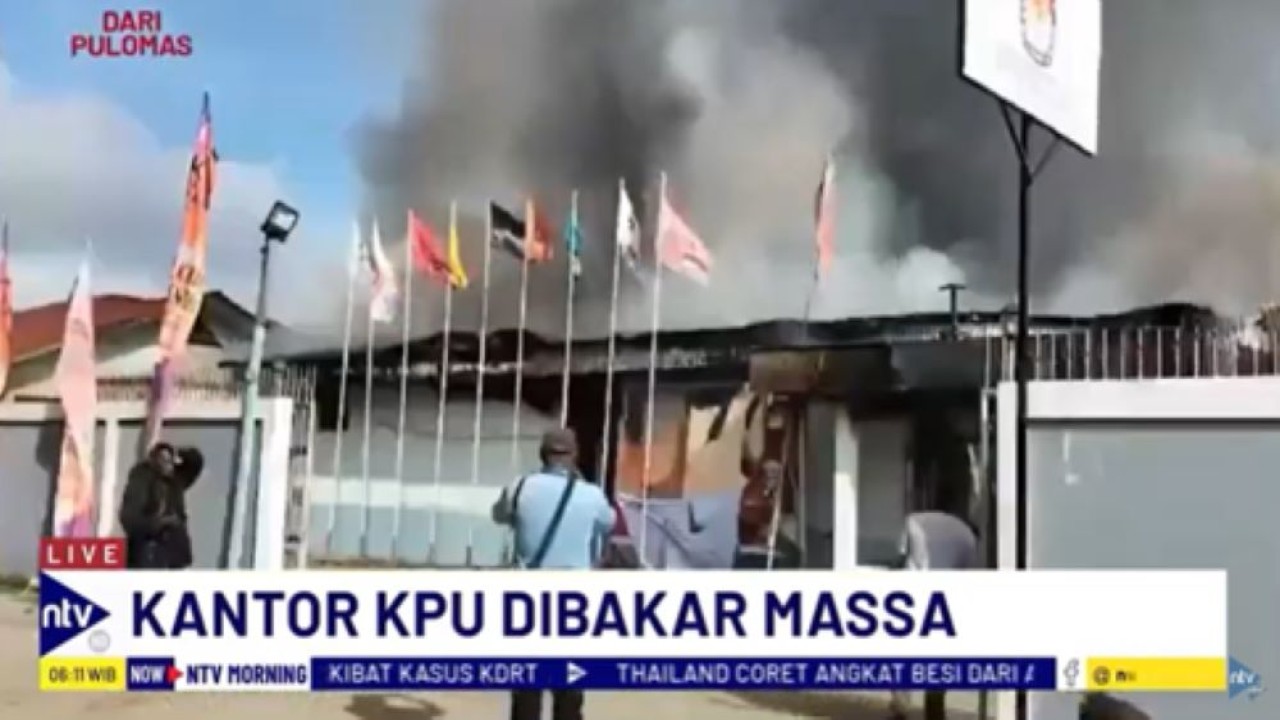 Kantor KPU Papua Pegunungan dibakar massa