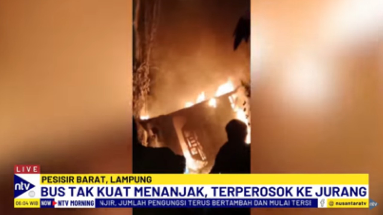 Bus Rafflesia jatuh ke jurang dan terbakar