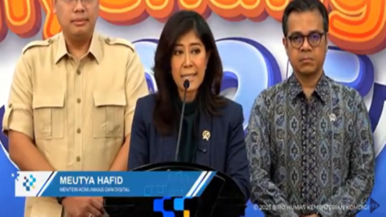 Menteri Komdigi, Mautya Hafid mengumuman diskon paket data 50% dalam rangka menyambut Lebaran dan Nyepi 2025