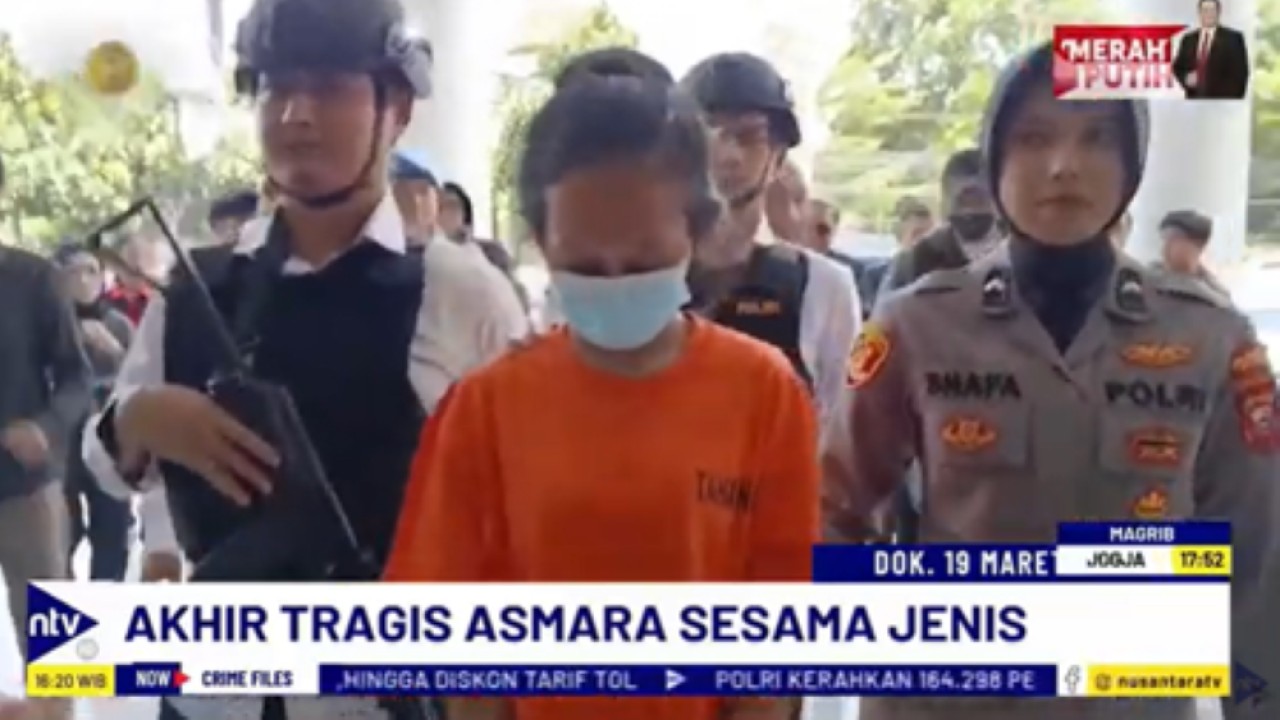 BL pembunuh kekasihnya sesama jenis digiring petugas kepolisian