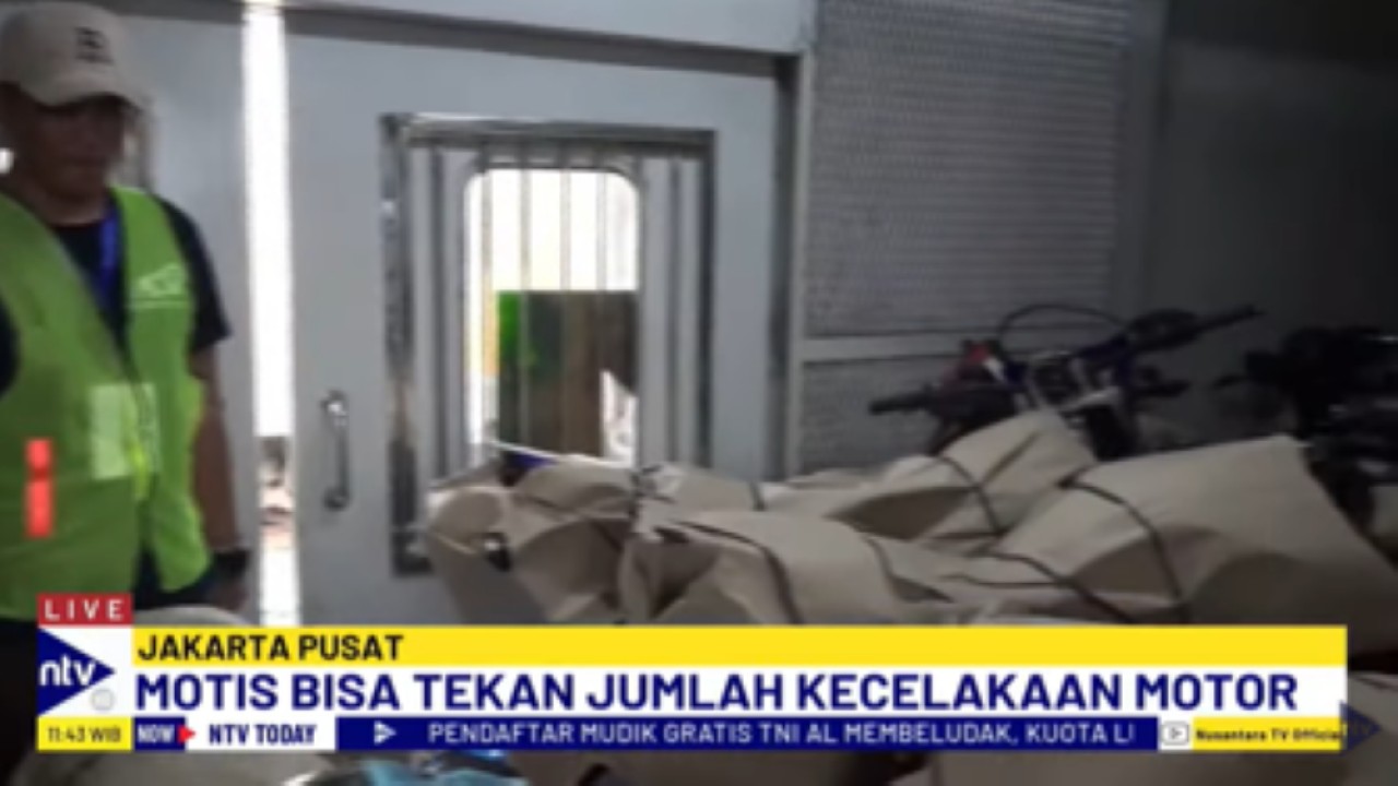 Kementerian Perhubungan melalui Direktorat Jenderal Perkeretaapian memberikan layanan Motis atau mudik gratis dengan kereta api bagi pemudik yang menggunakan motor