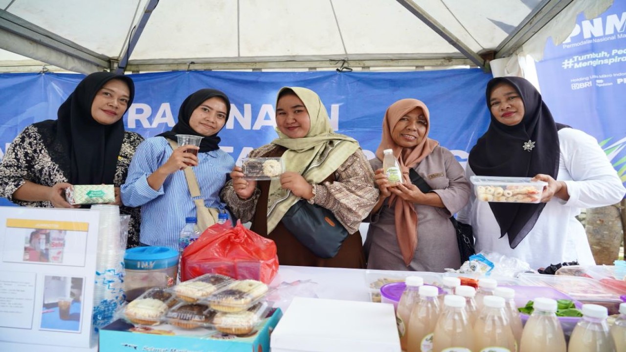 Para nasabah PNM Mekaar rasakan manfaat dari gelaran PNM Liga Nusantara/Foto: Istimewa