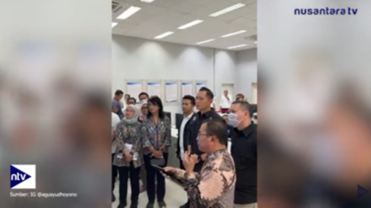 Menko Bidang Infrastruktur dan Pembangunan Kewilayahan Agus Harimurti Yudhoyono (AHY) meninjau Pengolahan Sampah menjadi Energi Listrik (PSEL) di TPA Benowo, Surabaya