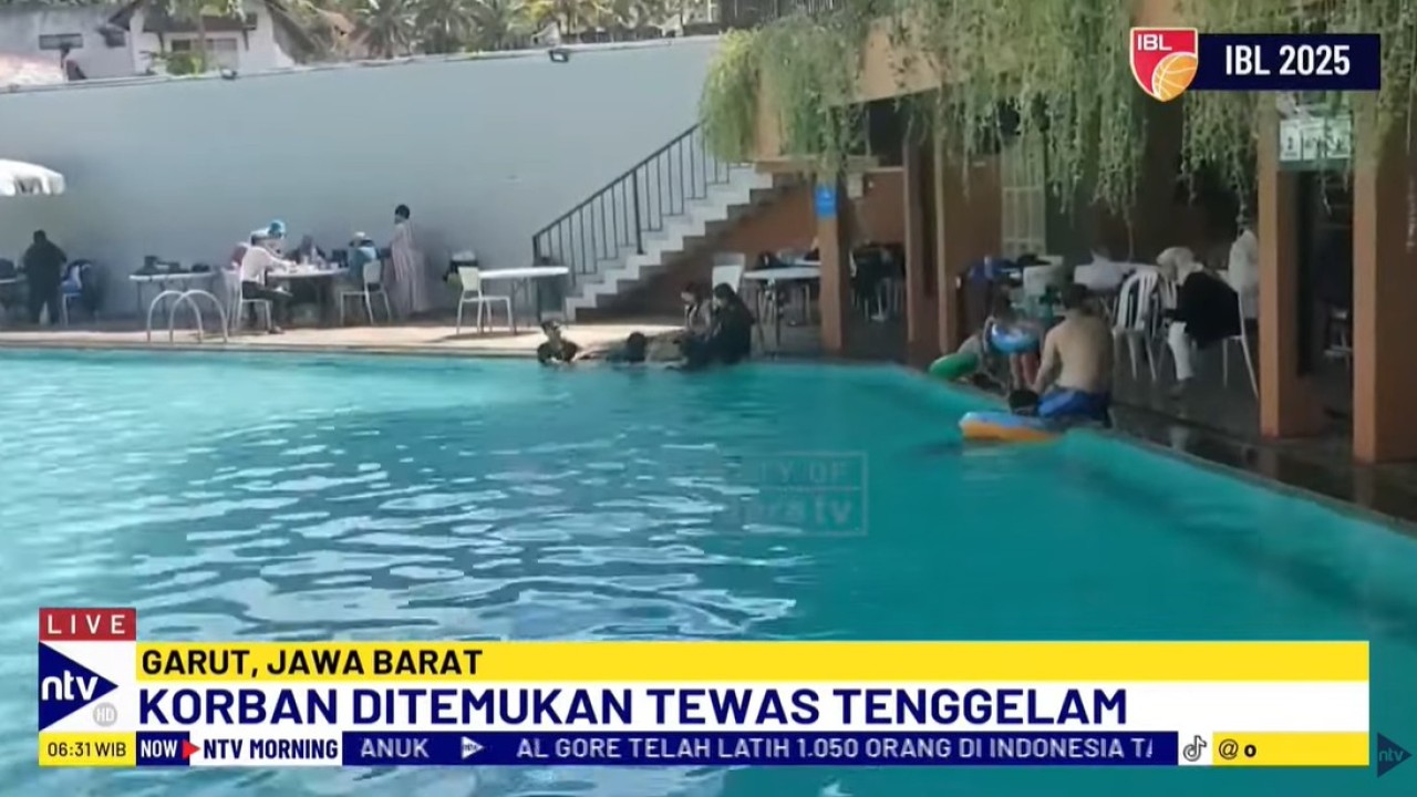 Pihak berwajib telah memasang garis polisi dan sementara ini menangguhkan aktivitas wisata di kolam air panas Garut.