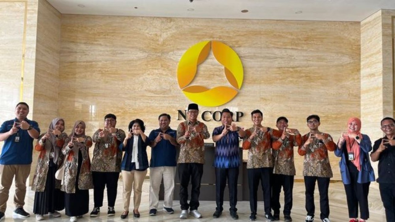 Tim Humas Inspektorat Jenderal (Itjen) Kementerian Agama Republik Indonesia yang dipimpin Nurul Badruttamam, Kepala Bagian Umum dan Barang Milik Negara Itjen Kemenag RI, melakukan kunjungan kerja ke redaksi Nusantara TV (NTV) pada Senin (29/4) di NT Tower, Pulomas, Jakarta Pusat. (NTV)