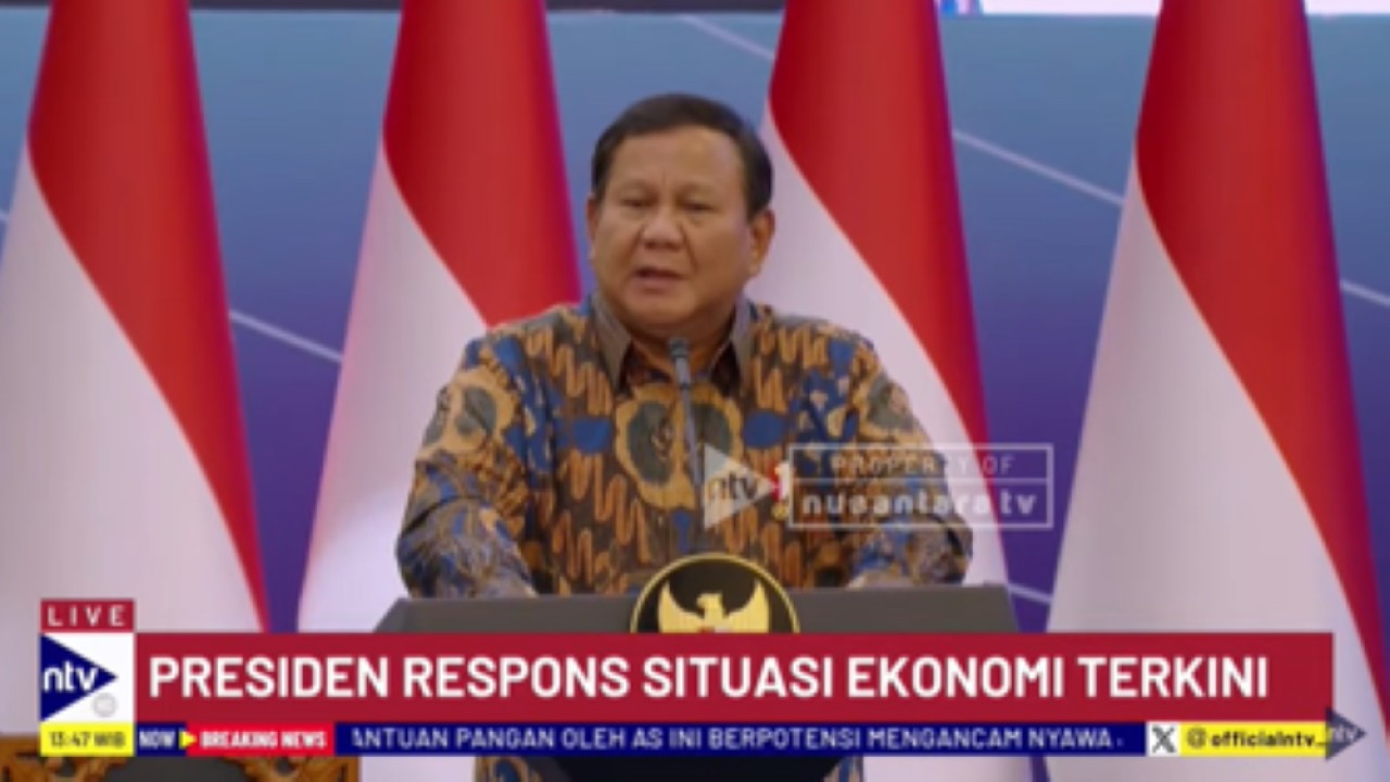 Presiden Prabowo Subianto memberikan sambutan pada acara sarasehan ekonomi di Menara Mandiri Jakarta