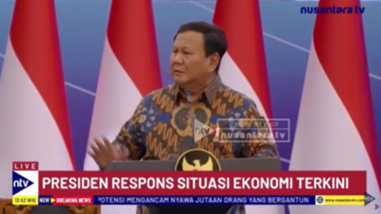 Presiden Prabowo Subianto memberikan sambutan dalam acara sarasehan ekonomi di Menara Mandiri, Jakarta