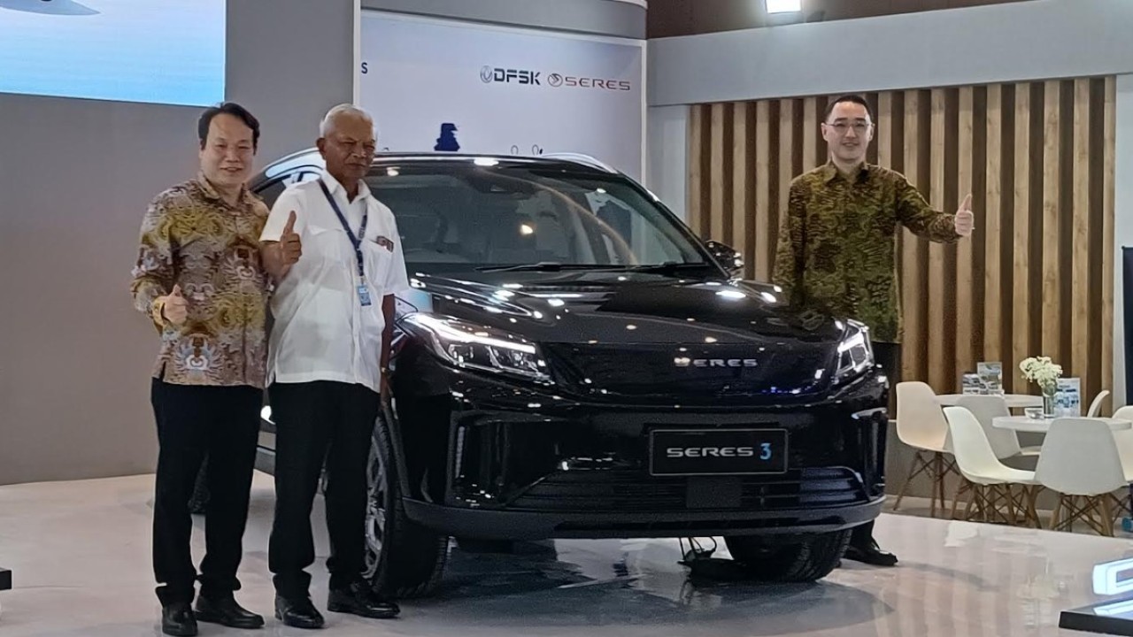 PT Sokonindo meluncurkan SERES 3 diajang PEVS 2025, di JIExpo Kemayoran, Jakarta, Selasa (29/4/2025). (Foto: Adiantoro/NTV)