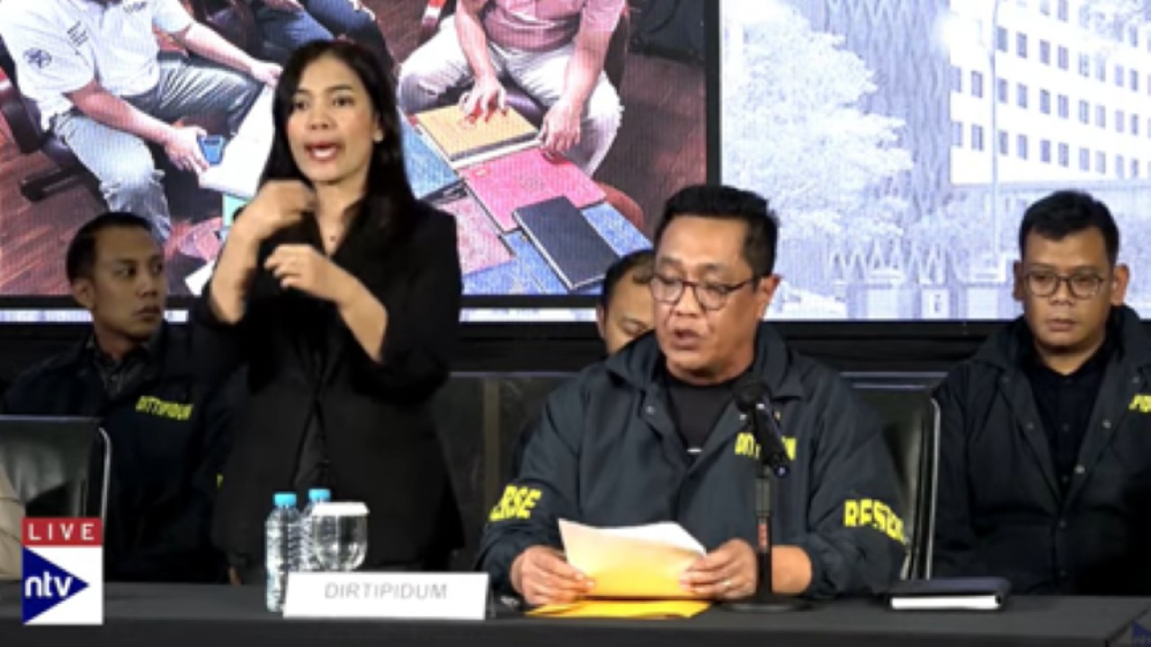 Direktur Tindak Pidana Umum Bareskrim Polri, Brigjen Djuhandhani Rahardjo Puro menjelaskan status ijazah Jokowi