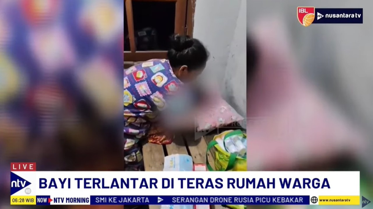 Warga Jatinegara Kaum, Pulogadung, Jakarta Timur (Jaktim), dikejutkan dengan penemuan seorang bayi laki-laki yang baru lahir dan ditinggalkan di depan rumah warga.