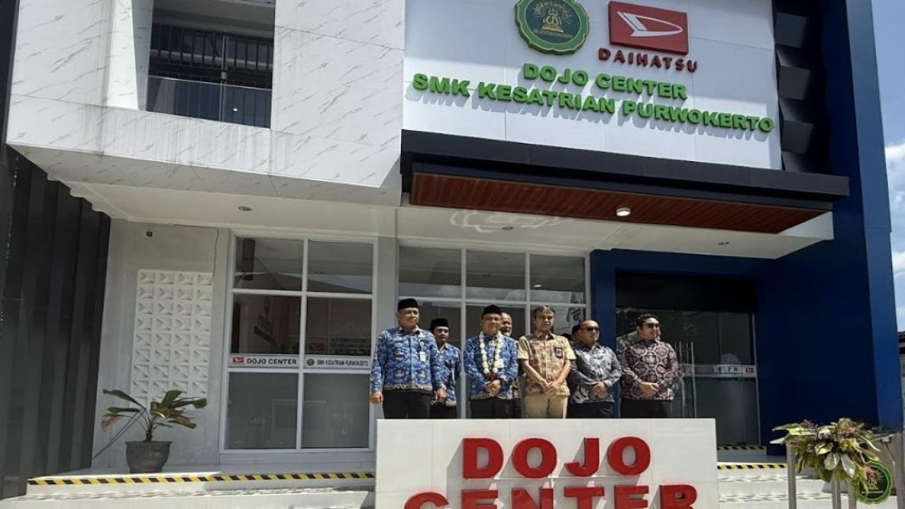 Daihatsu meresmikan DOJO Center di SMK Kesatrian Purwokerto, Jawa Tengah, pada 20 Mei 2025. (Foto: Istimewa)