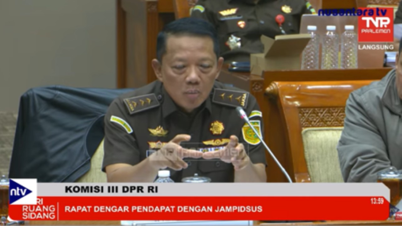Jaksa Agung Muda Bidang Tindak Pidana Khusus (Jampidsus) Febrie Adriansyah saat Rapat Dengar Pendapat dengan Komisi III DPR RI