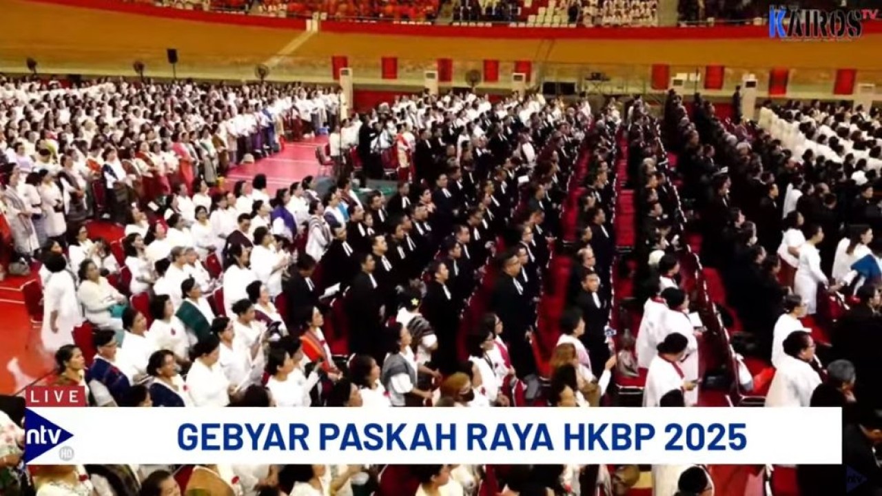 Ribuan umat menghadiri Paskah Raya HKBP 2025 di Jakarta.