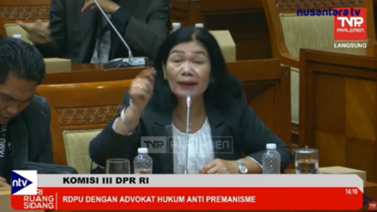 Advokat Anti-Premanisme Muniar Sitanggang saat RDPU dengan Komisi III DPR RI