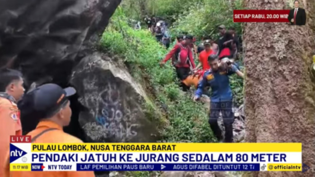 Tim SAR gabungan berhasil mengevakuasi jenazah pendaki asal Malaysia yang terjatuh ke jurang di Gunung Rinjani