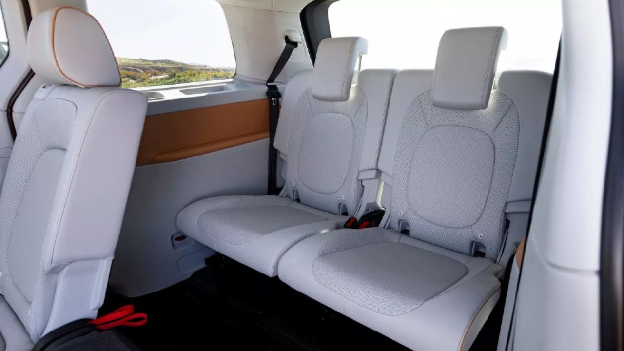 Volkswagen terpaksa menghentikan penjualan minivan listrik ID. Buzz di AS. (Foto: Istimewa via Carscoops)