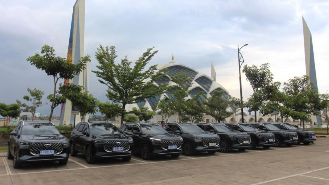 PT Chery Sales Indonesia (CSI) menggelar "Fuel Consumption Challenge - Most Efficient" dengan Chery TIGGO 8 CSH yang menempuh rute ikonik Jakarta-Bandung. (Foto: Istimewa/CSI)