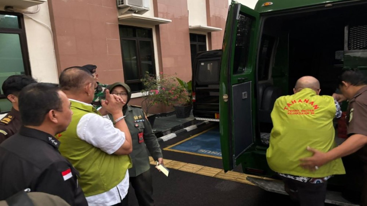 Majelis hakim masing-masing menjatuhkan pidana penjara selama 14 tahun untuk Agustinus Soegih dan 7 tahun penjara untuk Tafieldi Nevawan. (Foto: Istimewa)