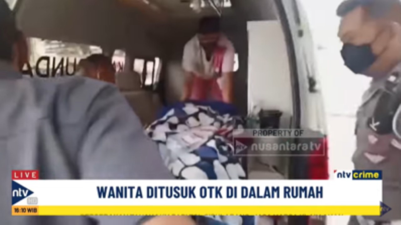 Regita Fajarani warga Cimahi harus dilarikan ke rumah sakit karena terluka parah usai ditikam orang tak dikenal