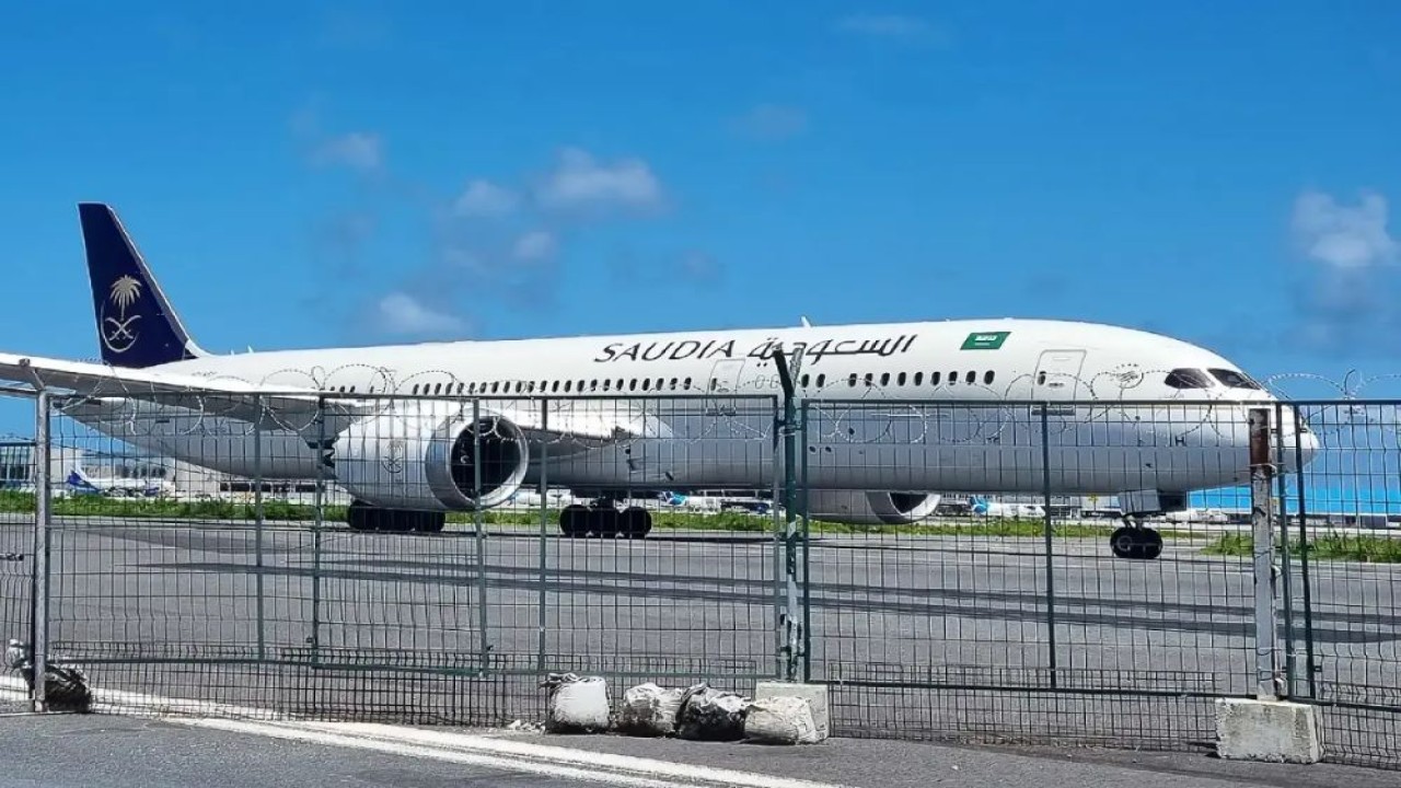Pesawat Saudia Airlines melakukan pendaratan darurat di di Bandara Kualanamu, Medan usai mendapat ancaman bom
