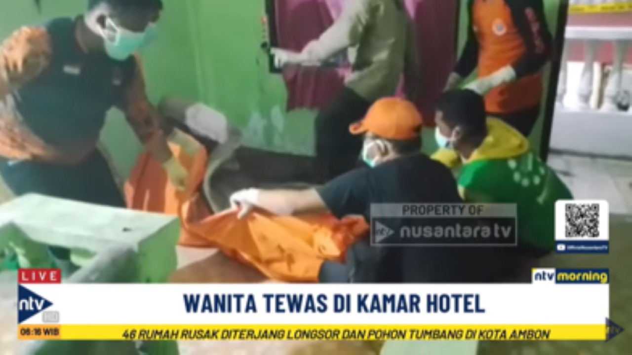 Jasad korban JLT yang tewas 3 hari di kamar hotel akibat dibunuh pacarnya JS dievakuasi petugas