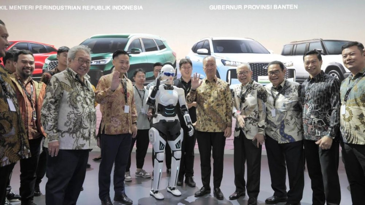 PT Chery Sales Indonesia (CSI) kembali memperluas portofolio dalam menghadirkan solusi mobilitas berkelanjutan dengan meluncurkan Chery TIGGO Cross CSH Hybrid di ajang GIIAS 2025. (Foto: Istimewa)