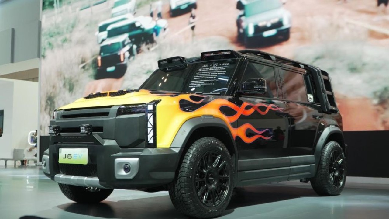 Chery kembali menghadirkan kejutan dengan menampilkan Chery J6 versi modifikasi eksklusif. (Foto: Istimewa)
