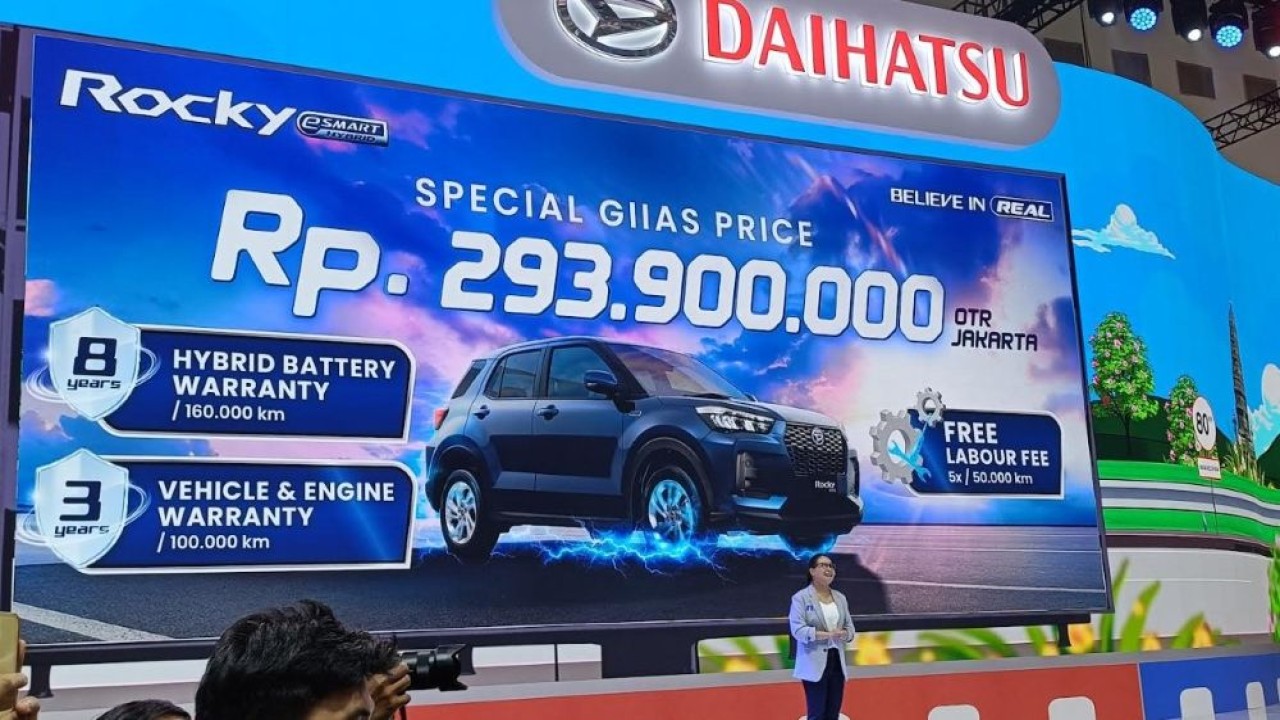 Daihatsu resmi meluncurkan Rocky e-Smart Hybrid di GIIAS 2025, Kamis, 24 Juli 2025. (Foto: Adiantoro/NTV)