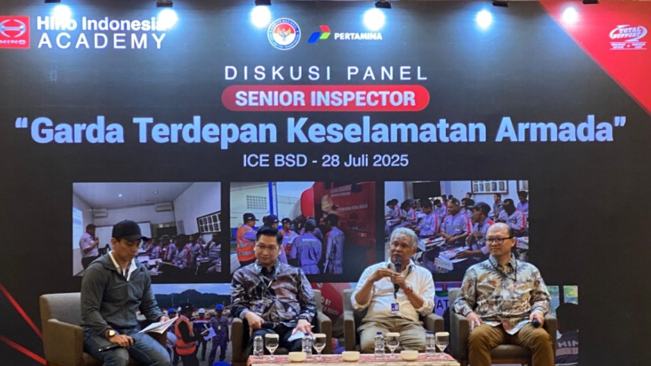 PT Hino Motors Sales Indonesia (HMSI) menunjukkan komitmen kuatnya terhadap pelanggan melalui implementasi nyata program Total Support.  (Foto: Istimewa)