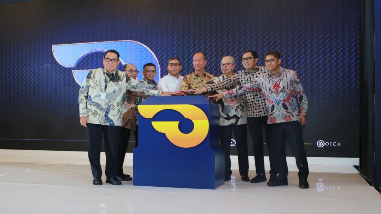 Menperin Agus Gumiwang Kartasasmitasaat membuka pameran otomotif GIIAS 2025 di ICE BSD City, Tangerang, Banten, Kamis, 24 Juli 2025. (Foto: Istimewa)