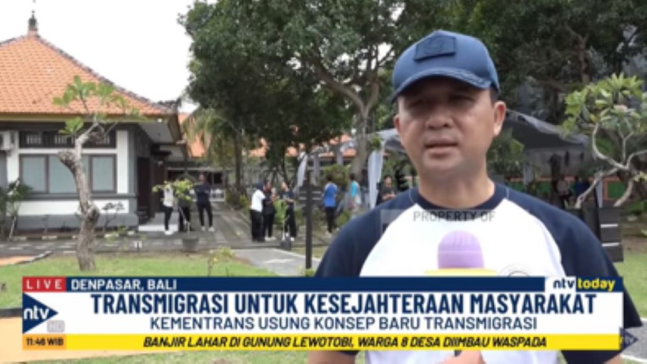 Menteri Transmigrasi Muhammad Iftitah Sulaiman