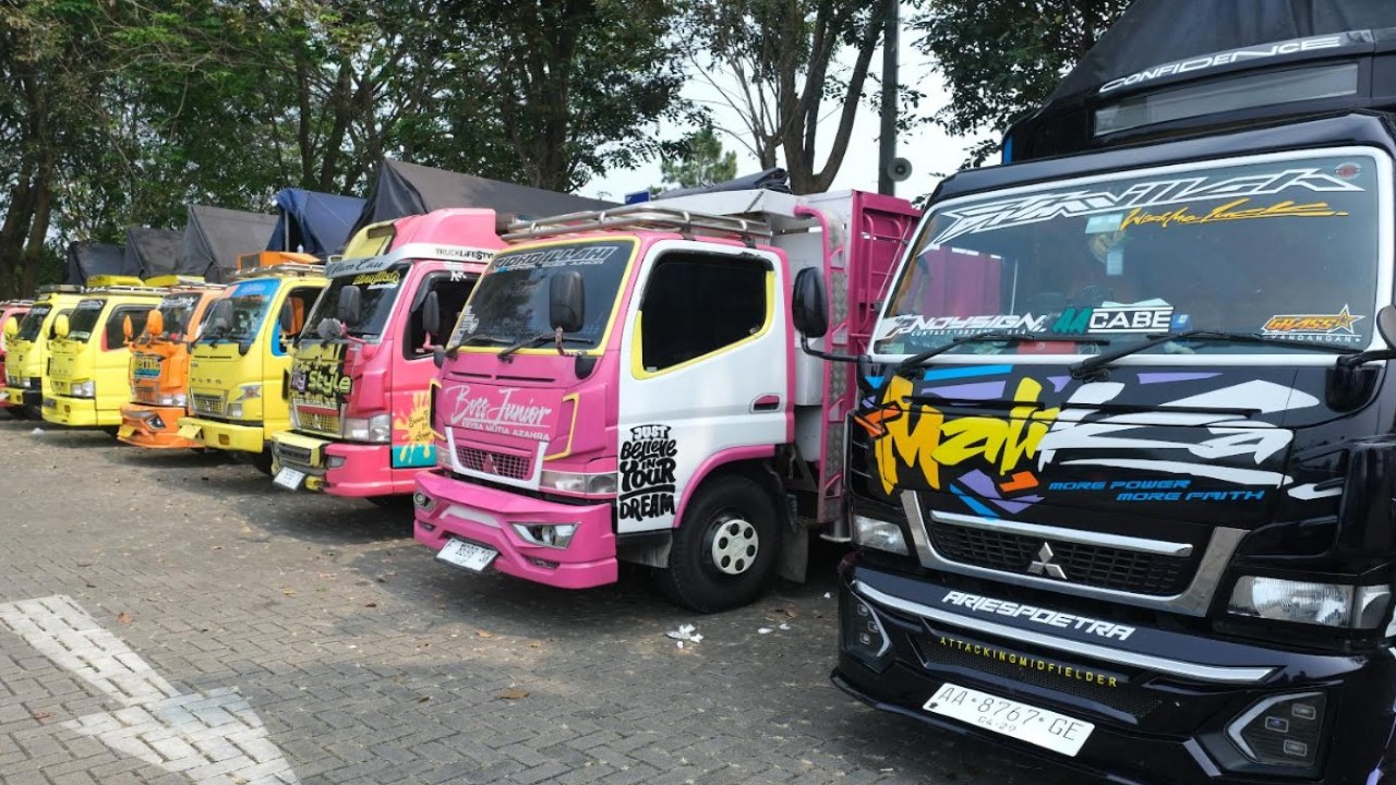 PT KTB menggelar perayaan istimewa bersama komunitas Canter di GIIAS 2025. (Foto: Istimewa)