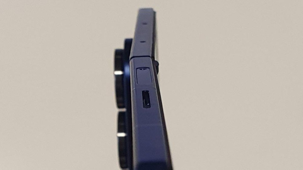 Beberapa unit demo Samsung Galaxy Z Fold7 di AS mengalami masalah engsel. (Foto: Istimewa via Gizmochina)