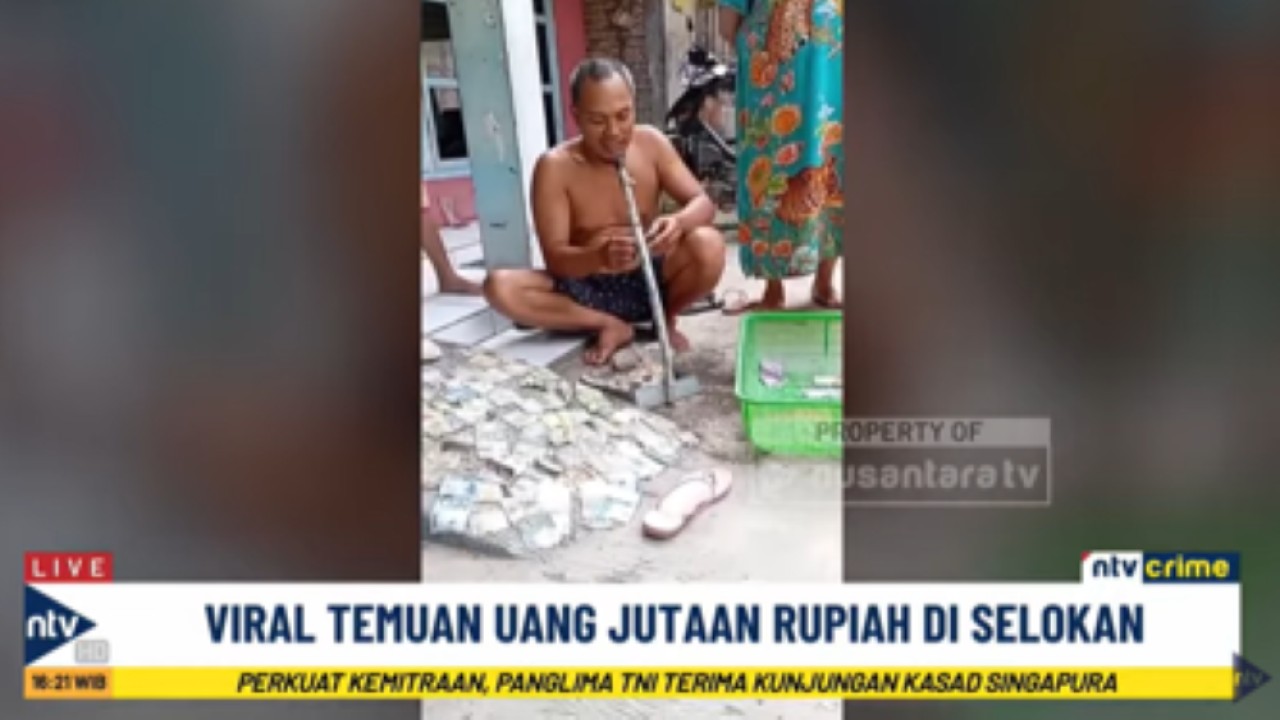 Warga Desa Prawoto, Kabupaten Pati, Jawa Tengah digegerkan dengan penemuan uang jutaan rupiah di dalam selokan