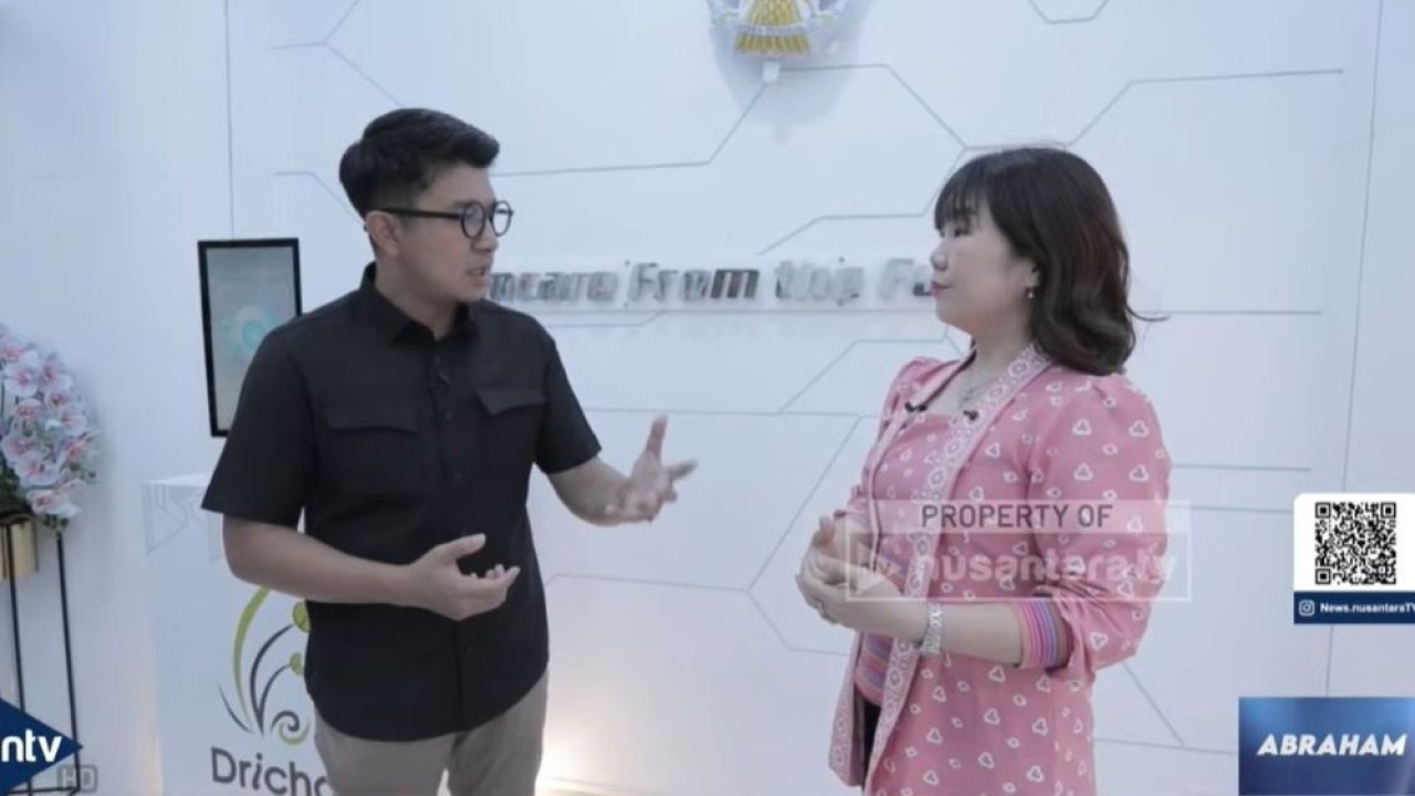 dr. Maria Fransisca saat berbincang dengan jurnalis senior Nusantara TV Abraham Silaban dalam program "Abraham", Senin, 25 Agustus 2025.