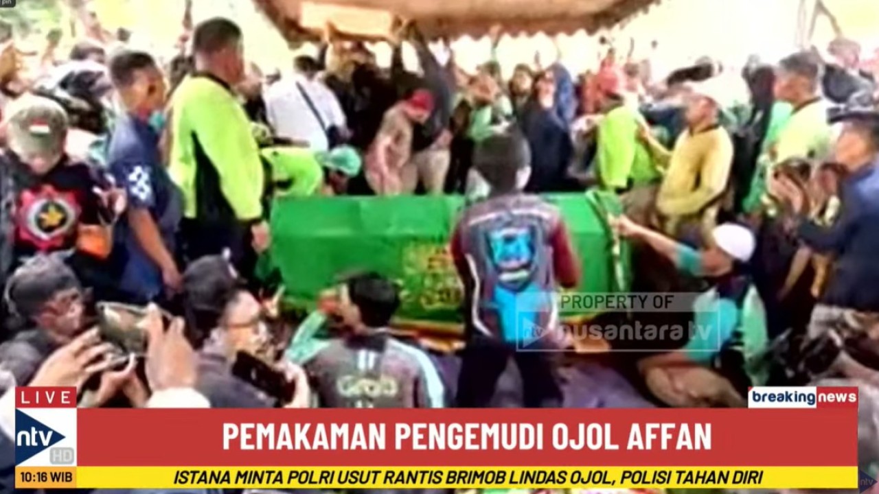 Affan Kuniawan dimakamkan di TPU Karet Bivak Jakarta, Jumat (29/8/2025).