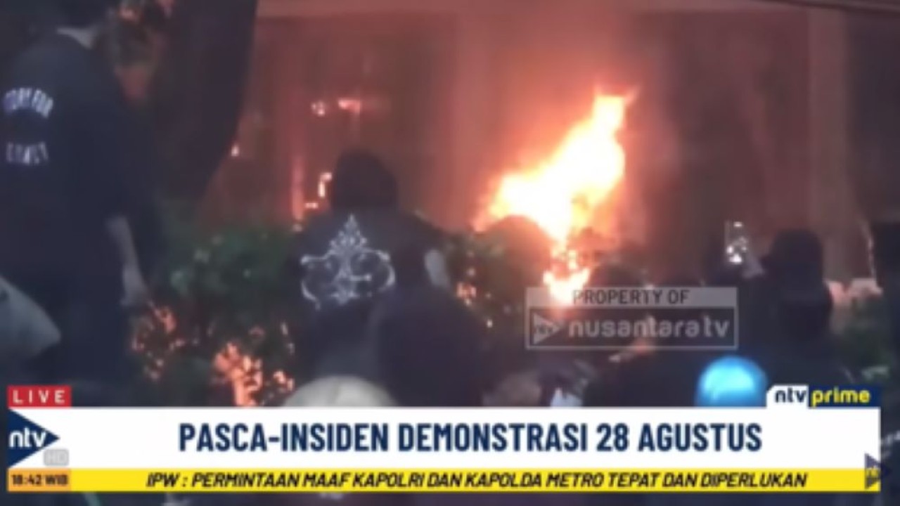 Wisma MPR RI di Bandung dibakar massa saat aksi unjuk rasa