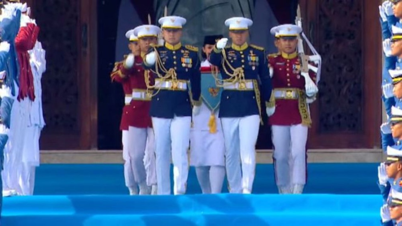 Kirab bendera pusaka Merah Putih warnai peringatan HUT ke-80 RI. (Foto: Istimewa)