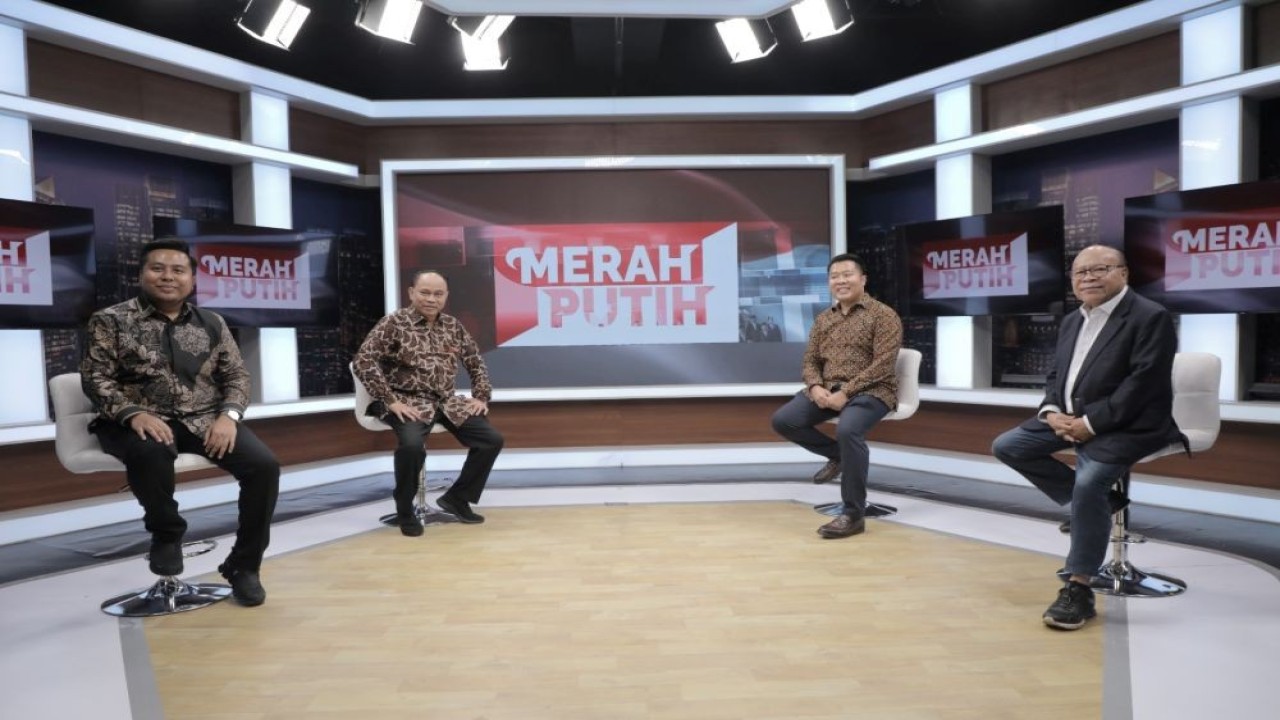 Menteri Koperasi (Menkop), Budi Arie Setiadi saat kunjungan ke NT Tower, Pulomas Selatan, Kayu Putih, Pulo Gadung, Jakarta Timur (Jaktim), Rabu (13/8/2025).