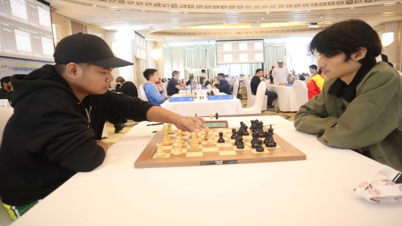 IM Nayaka Budhidharma (kanan) vs IM Michael Concio Jr (Filipina) di babak ke-7 31st Abu Dhabi International Chess Festival/Foto: Kristianus Liem