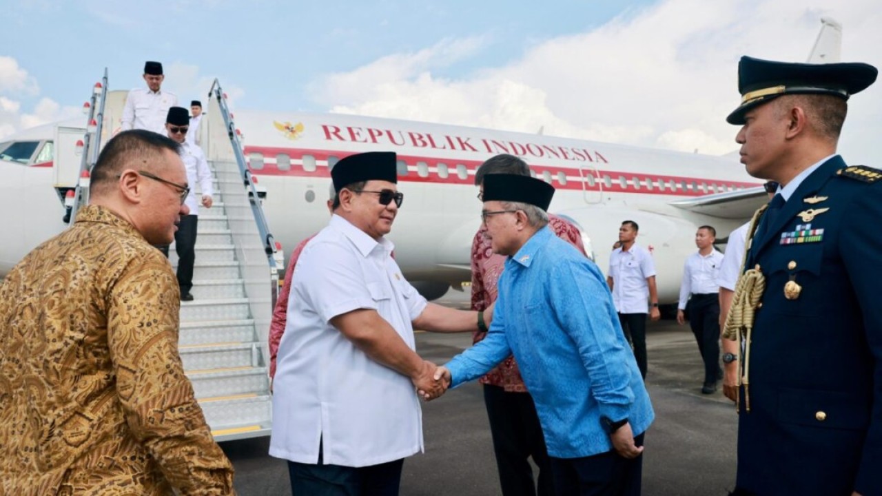 Presiden Prabowo Subianto tiba di Singapura pada Sabtu, 9 Agustus 2025, pukul 15.40 waktu setempat (WS). (Foto: BPMI Setpres/Rian)