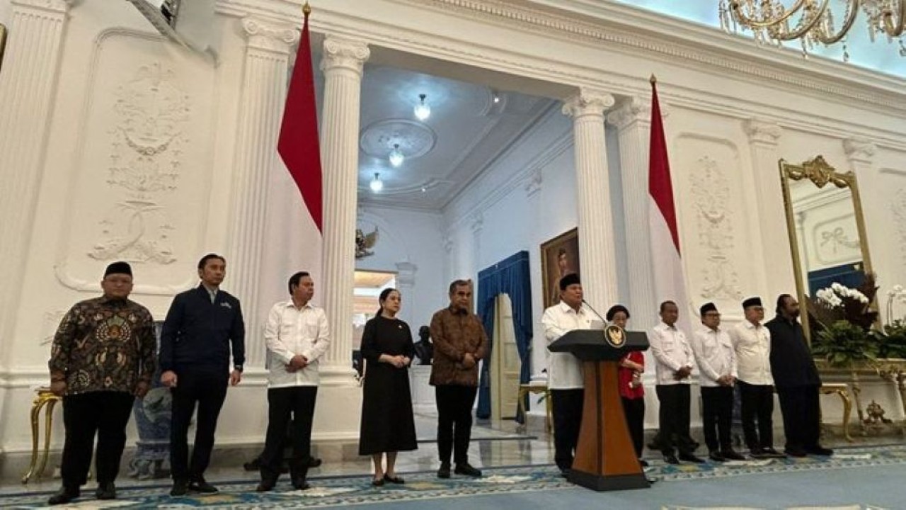 Presiden Prabowo Subianto didampingi para Ketua Umum Parpol. (Foto: Ntvnews/Deddy Setiawan)