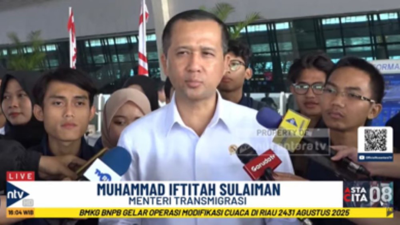 Menteri Transmigrasi Muhammad Iftitah Sulaiman