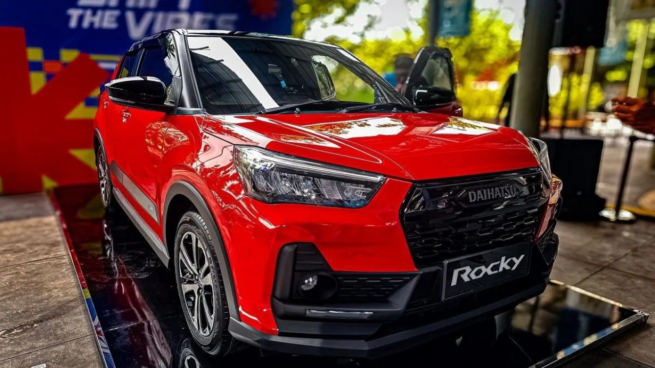 Daihatsu New Rocky dipamerkan pada acara peluncuran kendaraan di Jakarta, Rabu (17/9/2025). (ANTARA/Pamela Sakina)