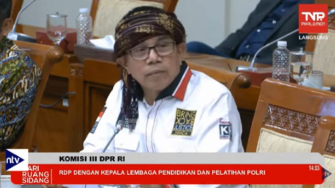 Anggota Komisi III DPR RI Hinca Panjaitan saat RDP dengan Kepala Lembaga Pendidikan dan Pelatihan Polri