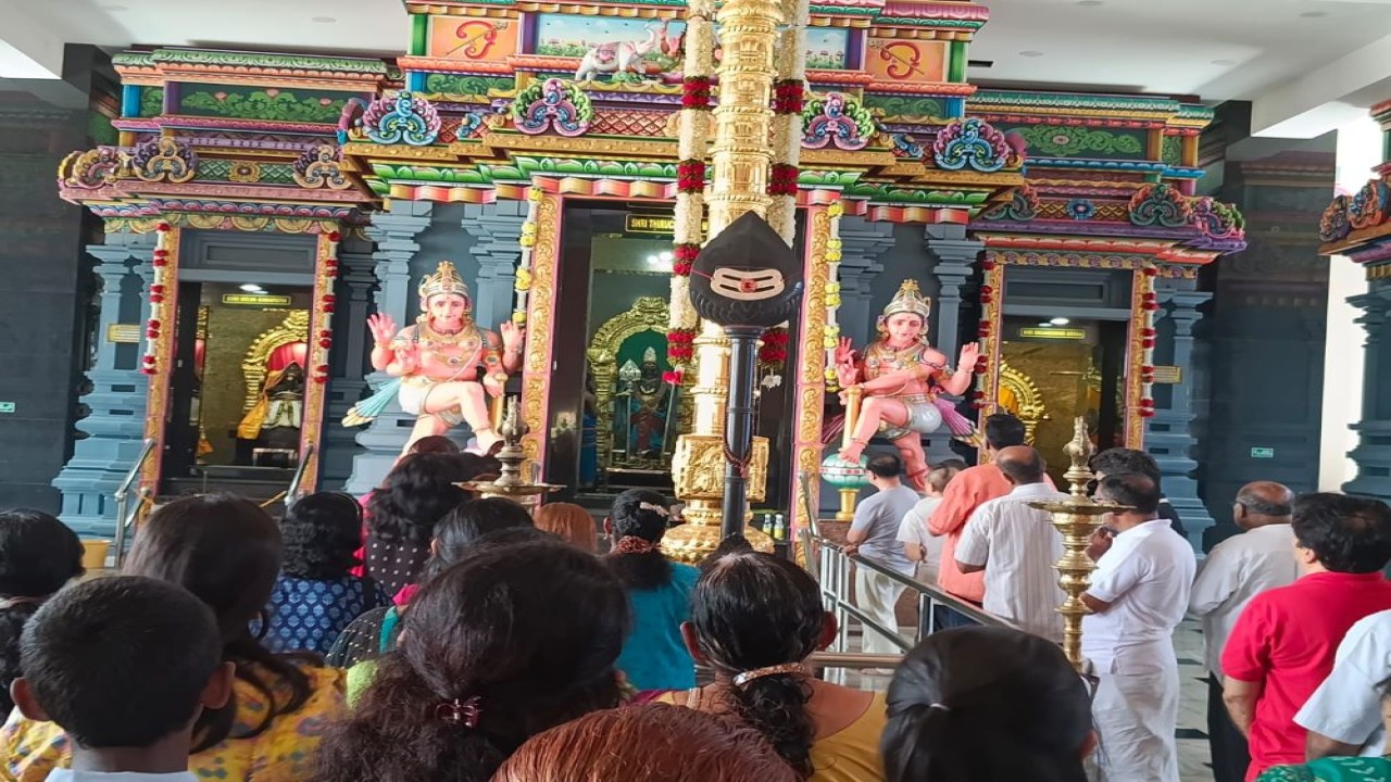 Umat Hindu menggelar Doa Kebangsaan untuk perdamaina bangsa dan negara republik Indonesia di Kuil Hindu Murugan Temple Jakarta di Jakarta Barat, Sabtu (6/9/2025)/Foto: Istimewa